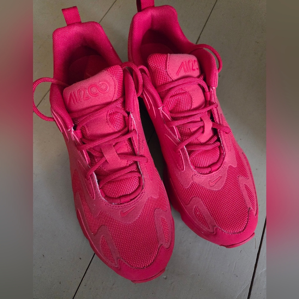 Red Nike AirMax200